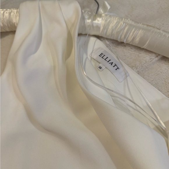 ELLIATT Janelle One Shoulder Gown In White - Picture 8 of 12